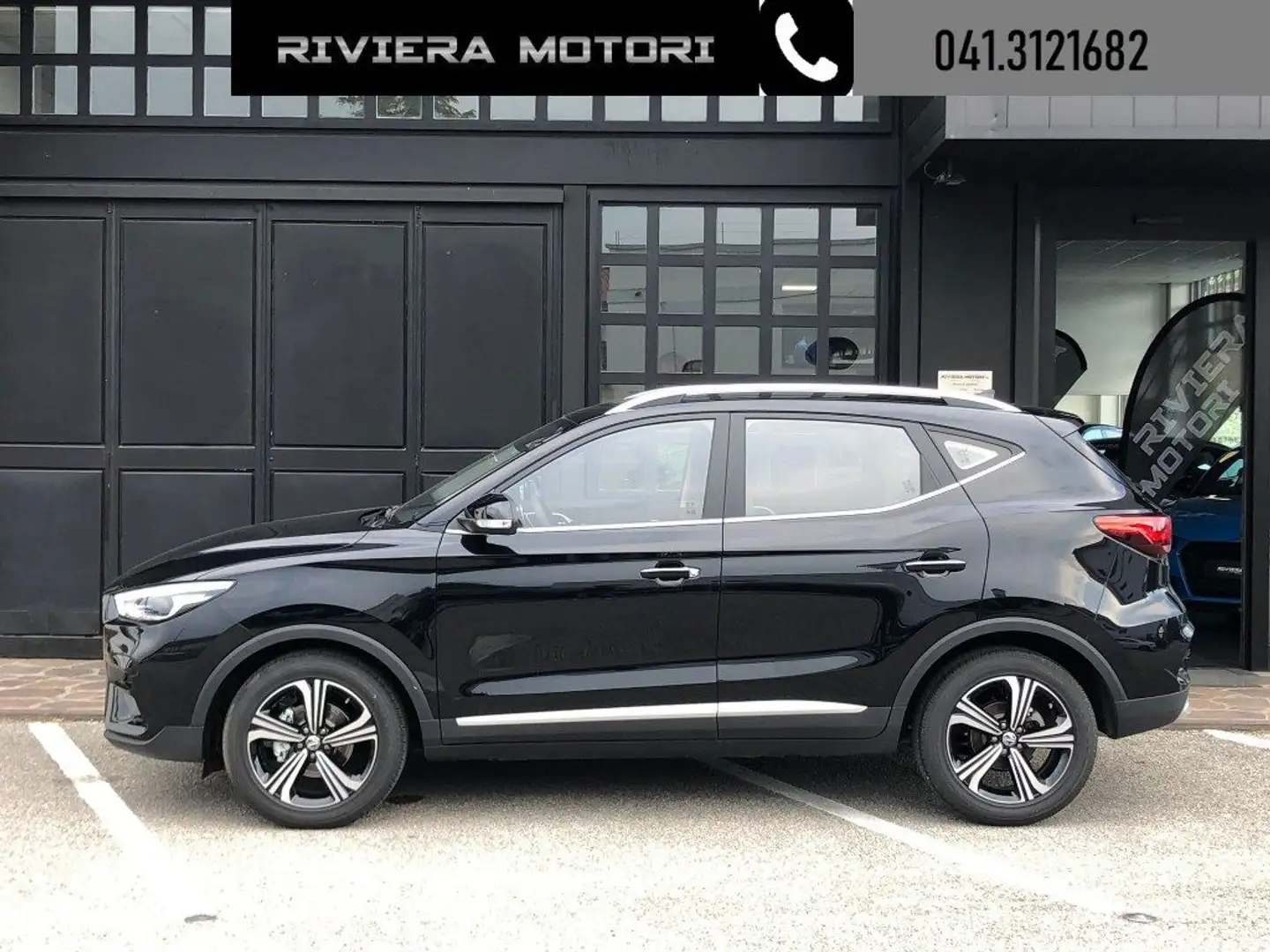 MG ZS Classic 1.5 VTi-tech Luxury Zwart - 2