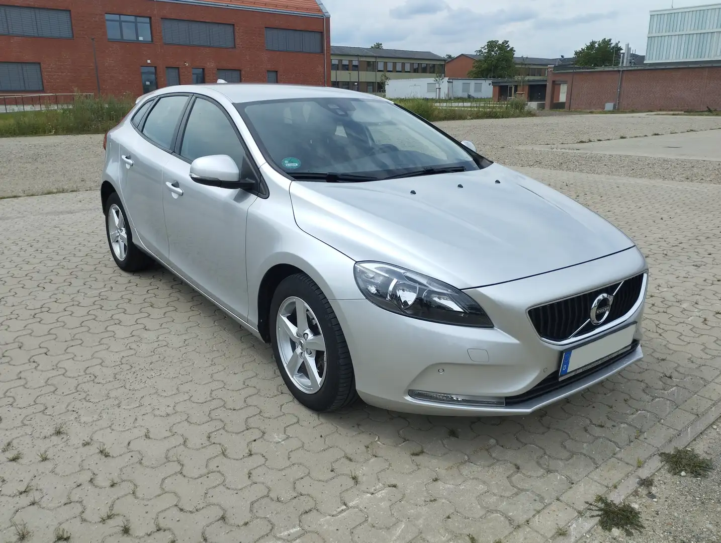 Volvo V40 V40 D2 Silber - 2