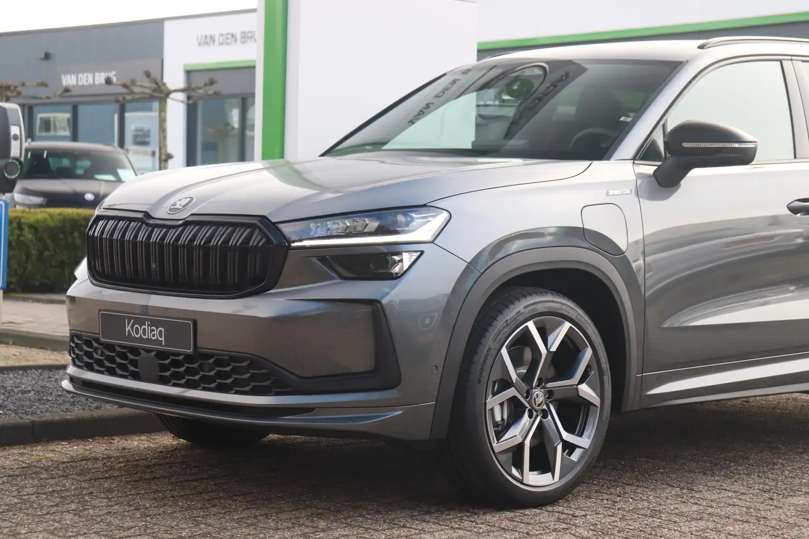 Skoda Kodiaq Sportline Business 1.5 TSI PHEV | Trekhaak | Dynam Grijs - 2