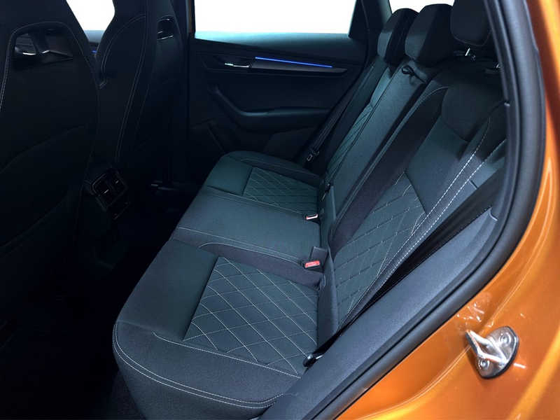 Skoda Karoq 1.5 TSI DSG Sportline DCC MATRIX*NAV*SHZ*TEMP*P... — photo 17