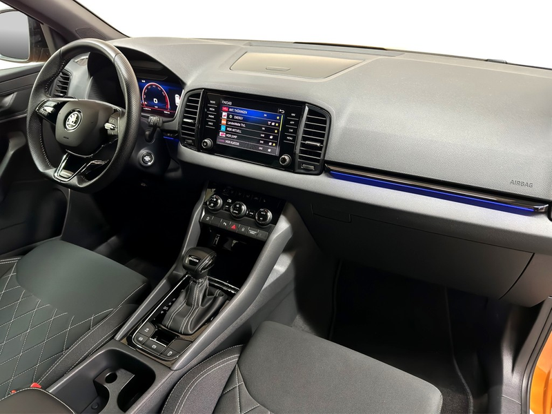 Skoda Karoq 1.5 TSI DSG Sportline DCC MATRIX*NAV*SHZ*TEMP*P... — photo 10
