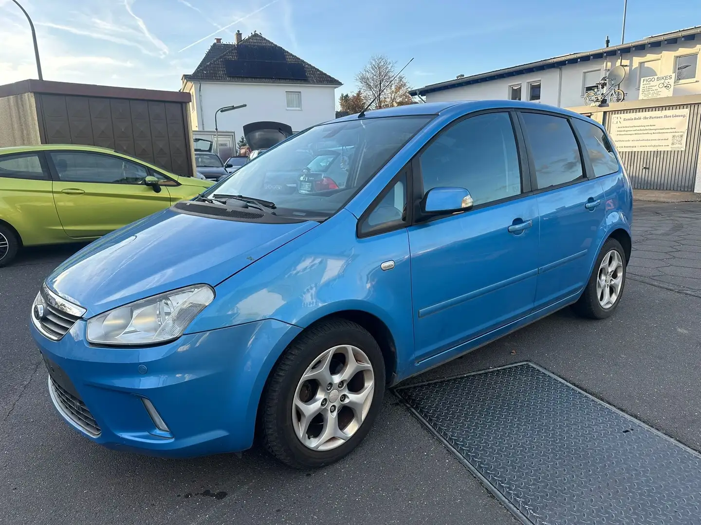 Ford C-Max Titanium Blau - 1