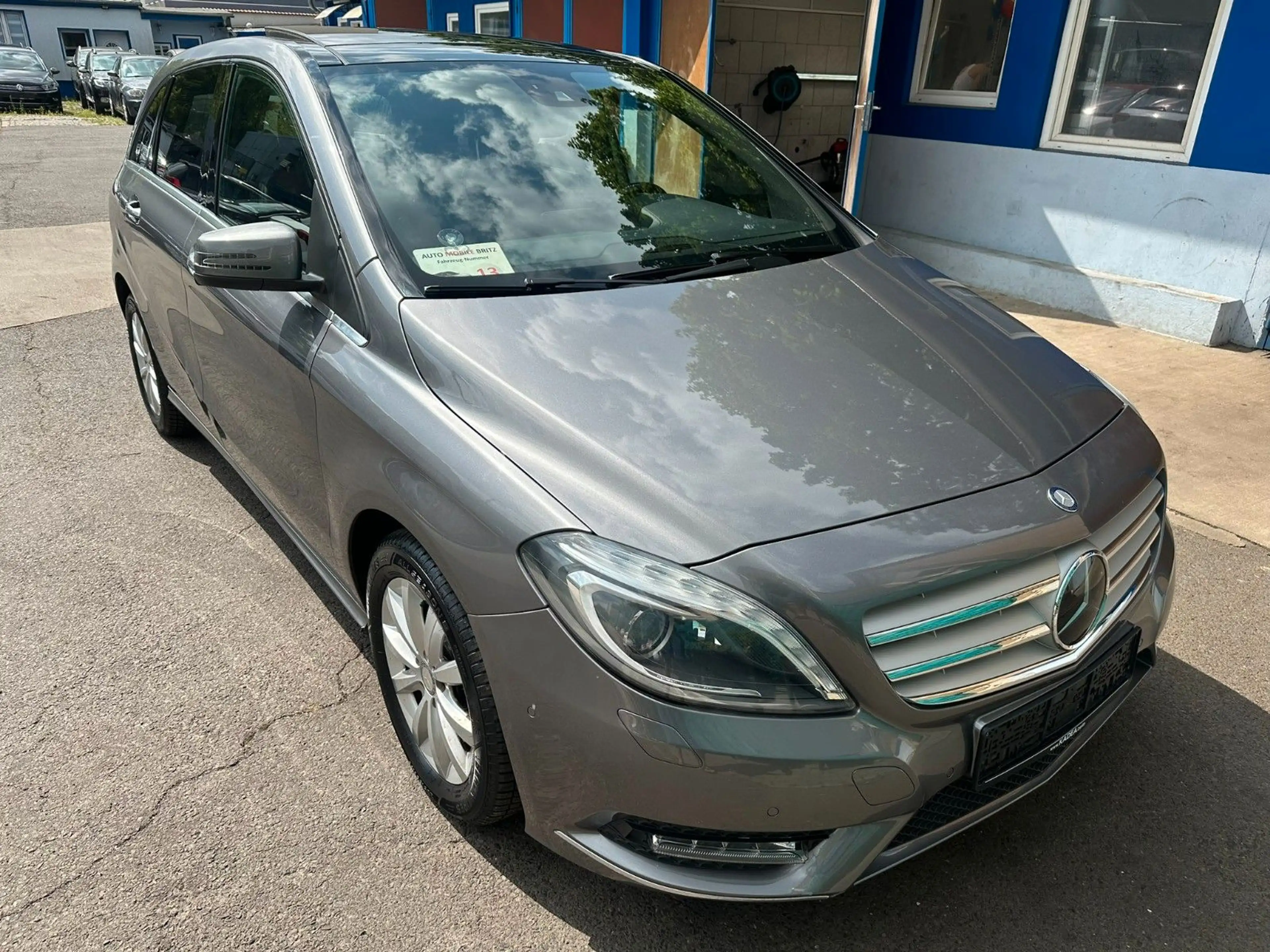 Mercedes-Benz B 200 CDI*Automatik*Leder*Navi*P-Dach*PDC*Euro5* — photo 2