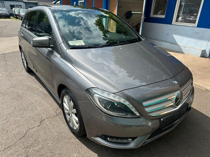Mercedes-Benz B 200 CDI*Automatik*Leder*Navi*P-Dach*PDC*Euro5* — photo 2