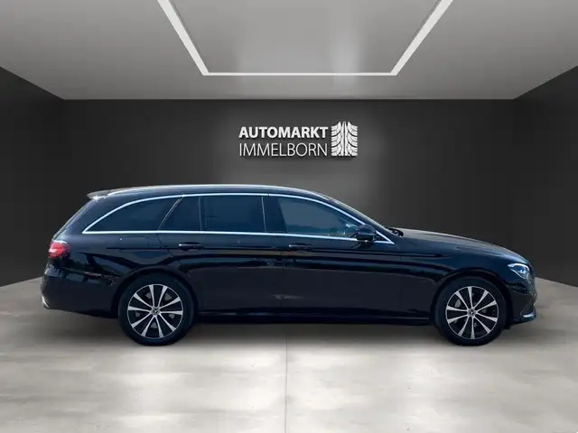 Mercedes-Benz E-Class view 12