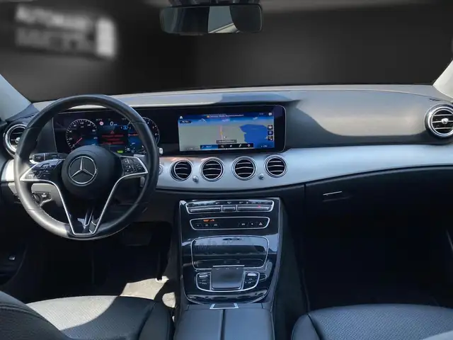 Mercedes-Benz E-Class view 14