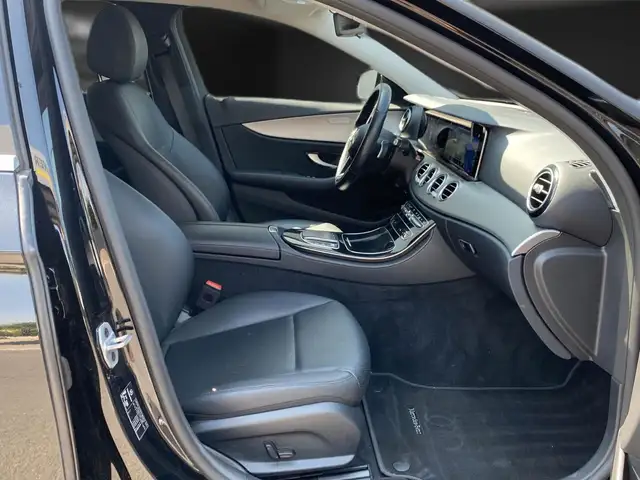 Mercedes-Benz E-Class view 15