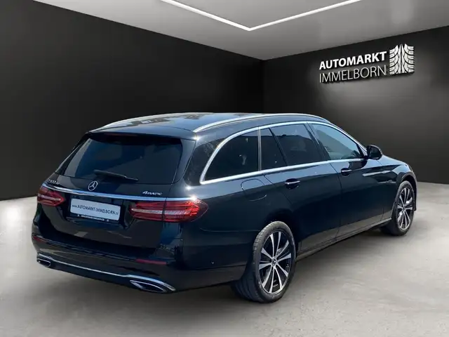 Mercedes-Benz E-Class view 8