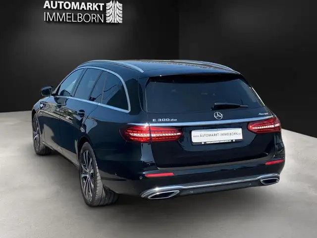 Mercedes-Benz E-Class view 5