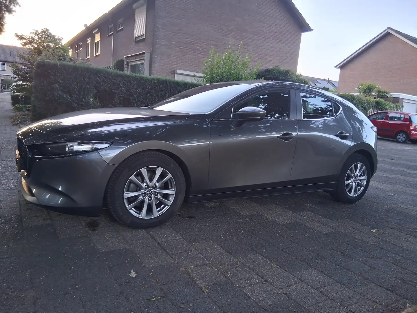 Mazda 3 3 2.0 SA-G Comf. Bose Grijs - 1