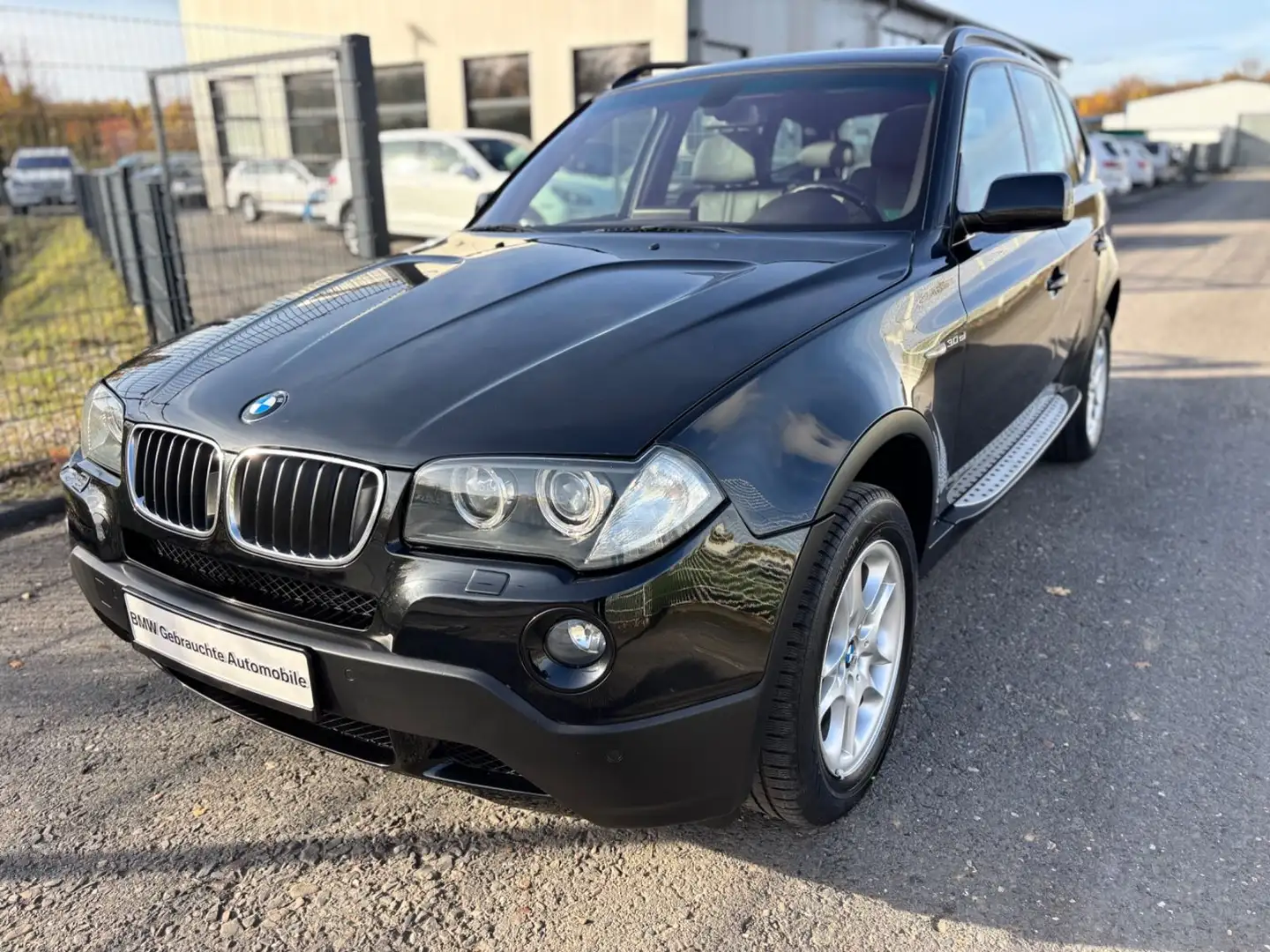 BMW X3 3.0si Sportpaket M-Lenkrad/Panorama/Xenon/AHK Schwarz - 1