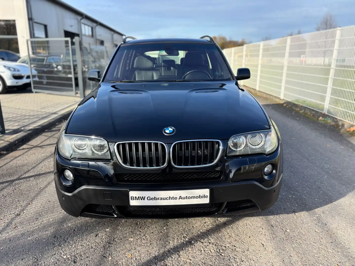 BMW X3 3.0si Sportpaket M-Lenkrad/Panorama/Xenon/AHK Schwarz - 2