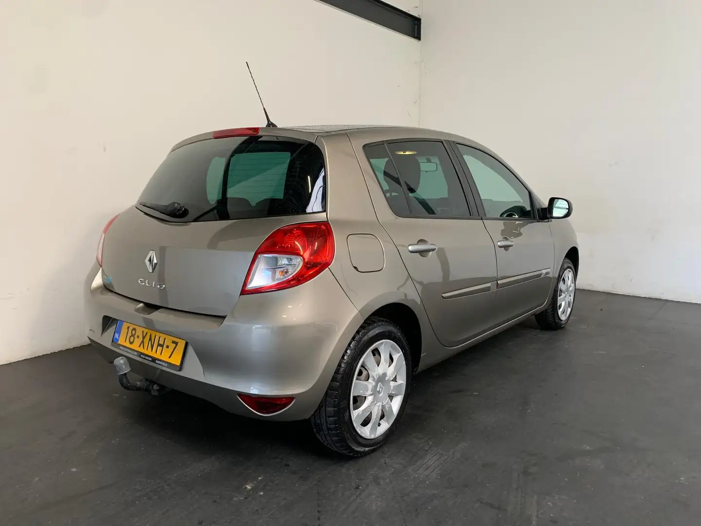 Renault Clio 1.2 Authentique Bruin - 2