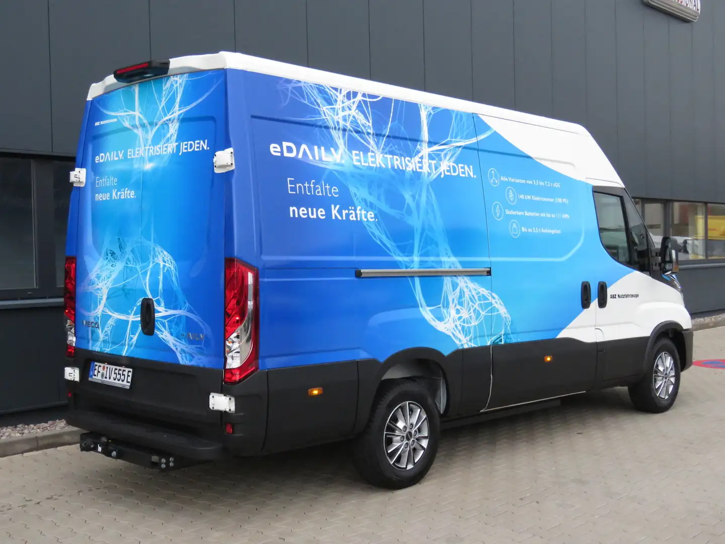 Iveco Daily 35S14EV / 3,5 t Anhängelast Weiß - 2