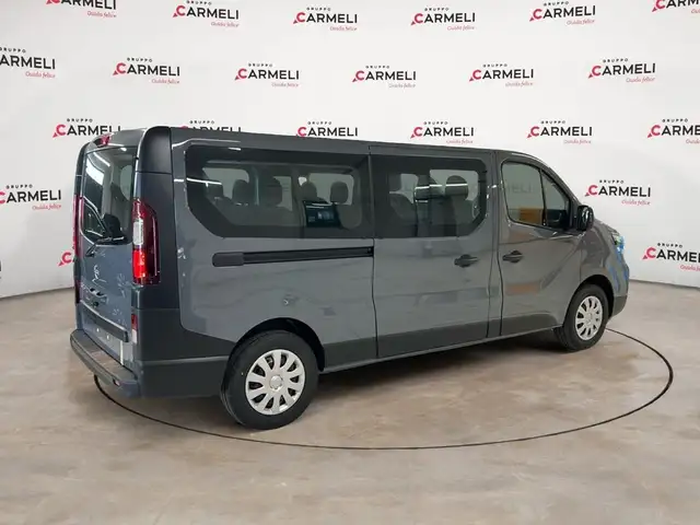 Nissan Primastar view 3