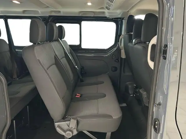 Nissan Primastar view 8