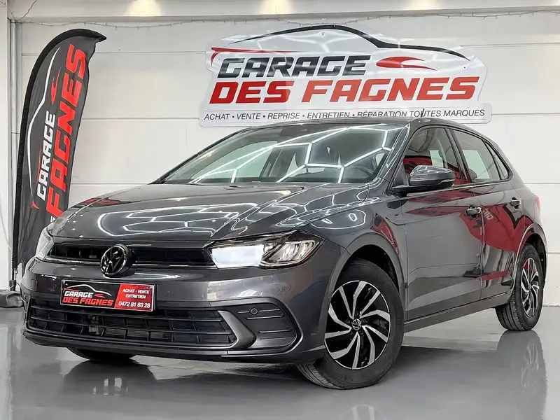 VOLKSWAGEN Polo