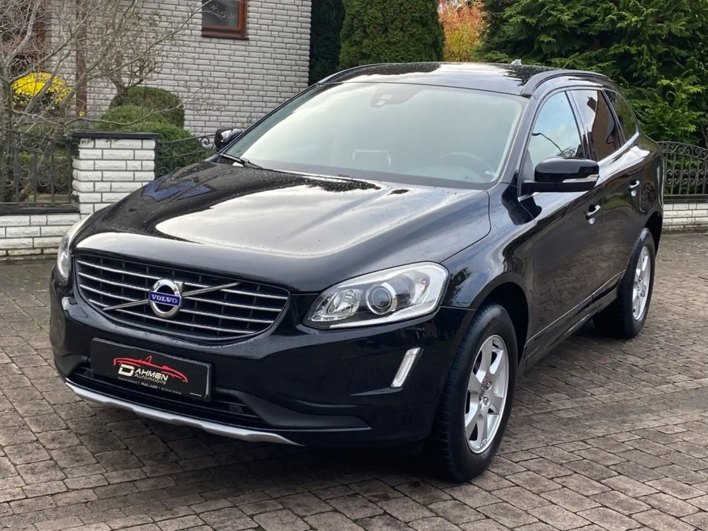 Volvo XC60 Momentum 2WD Edition*AHK*AC*Memory*PDC... Noir - 1