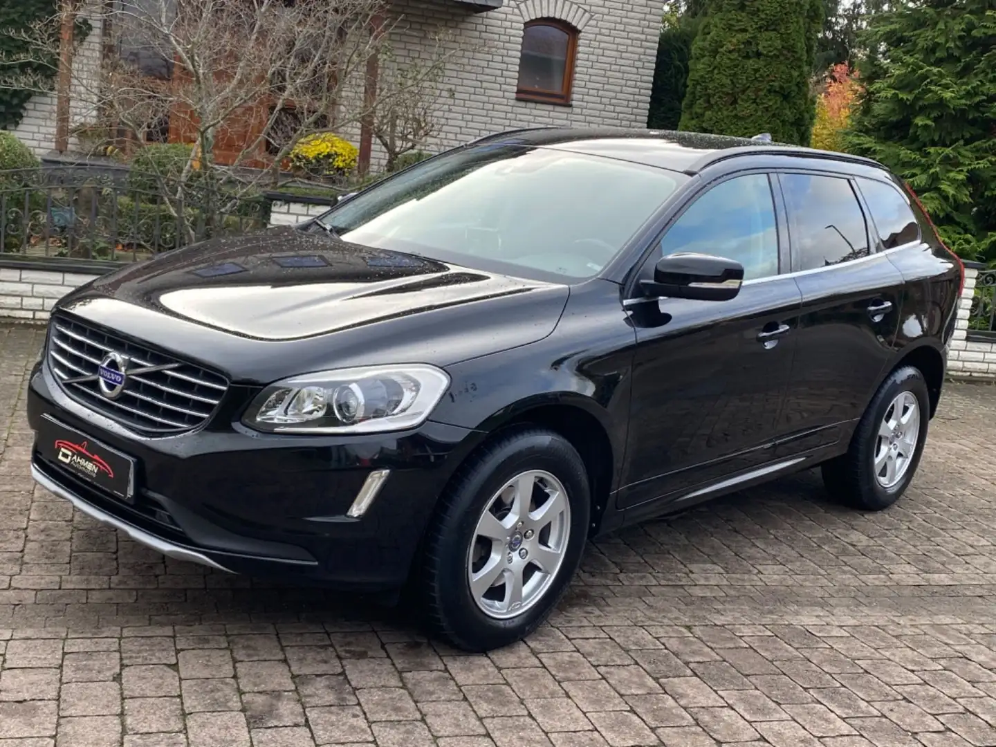 Volvo XC60 Momentum 2WD Edition*AHK*AC*Memory*PDC... Noir - 2