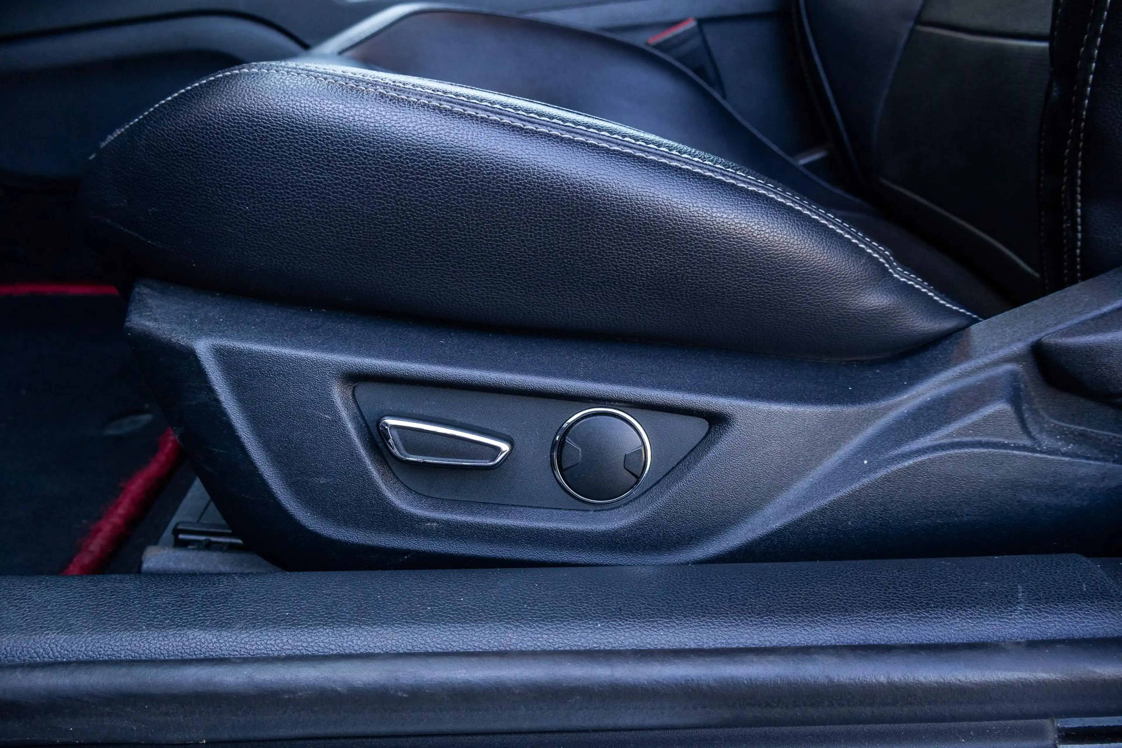 Ford Mustang Fastback 2.3 EcoBoost CruiseControl|Camera|Keyless — photo 14