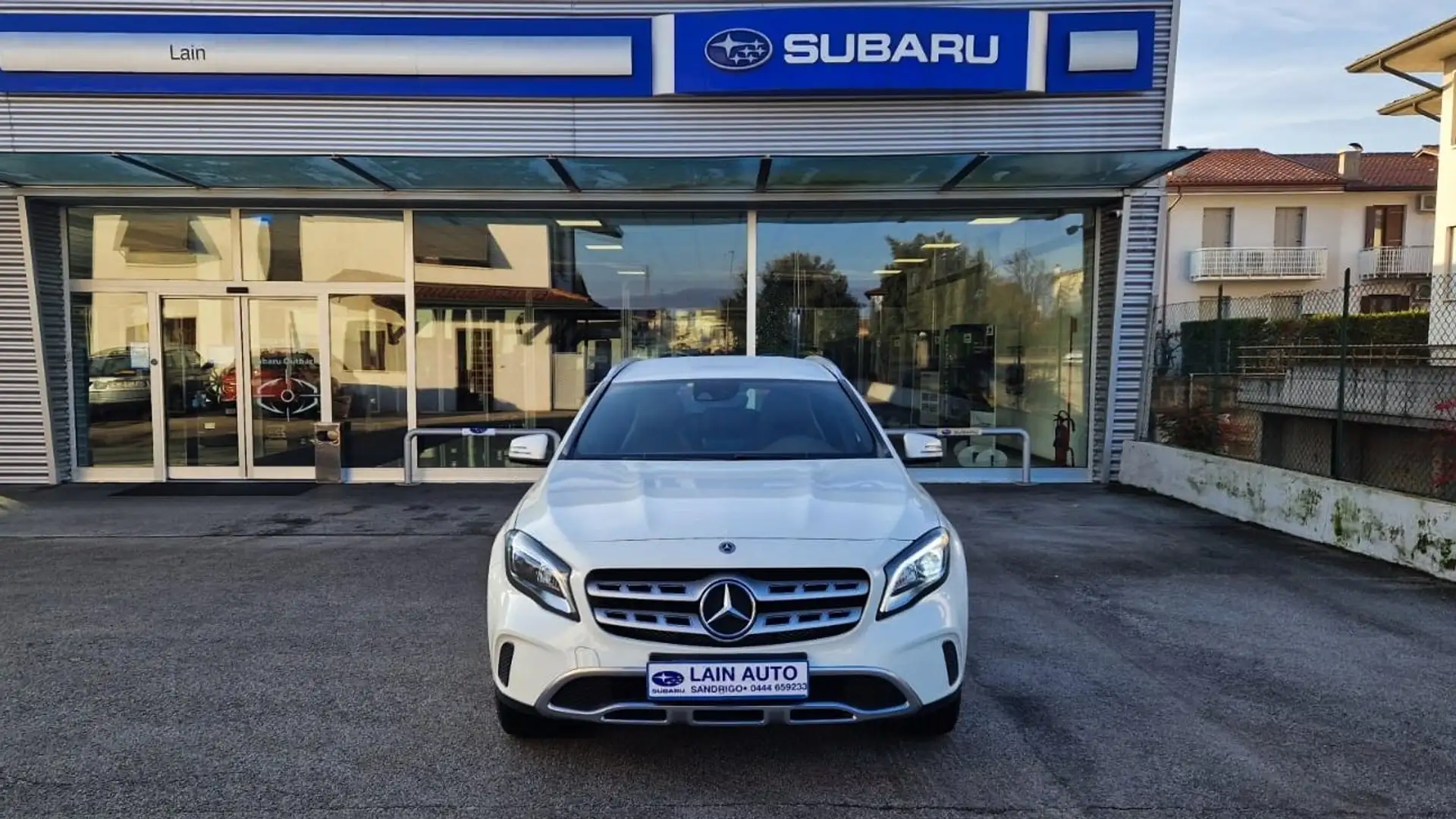 Mercedes-Benz GLA 200 GLA 200 d Sport auto Bianco - 2