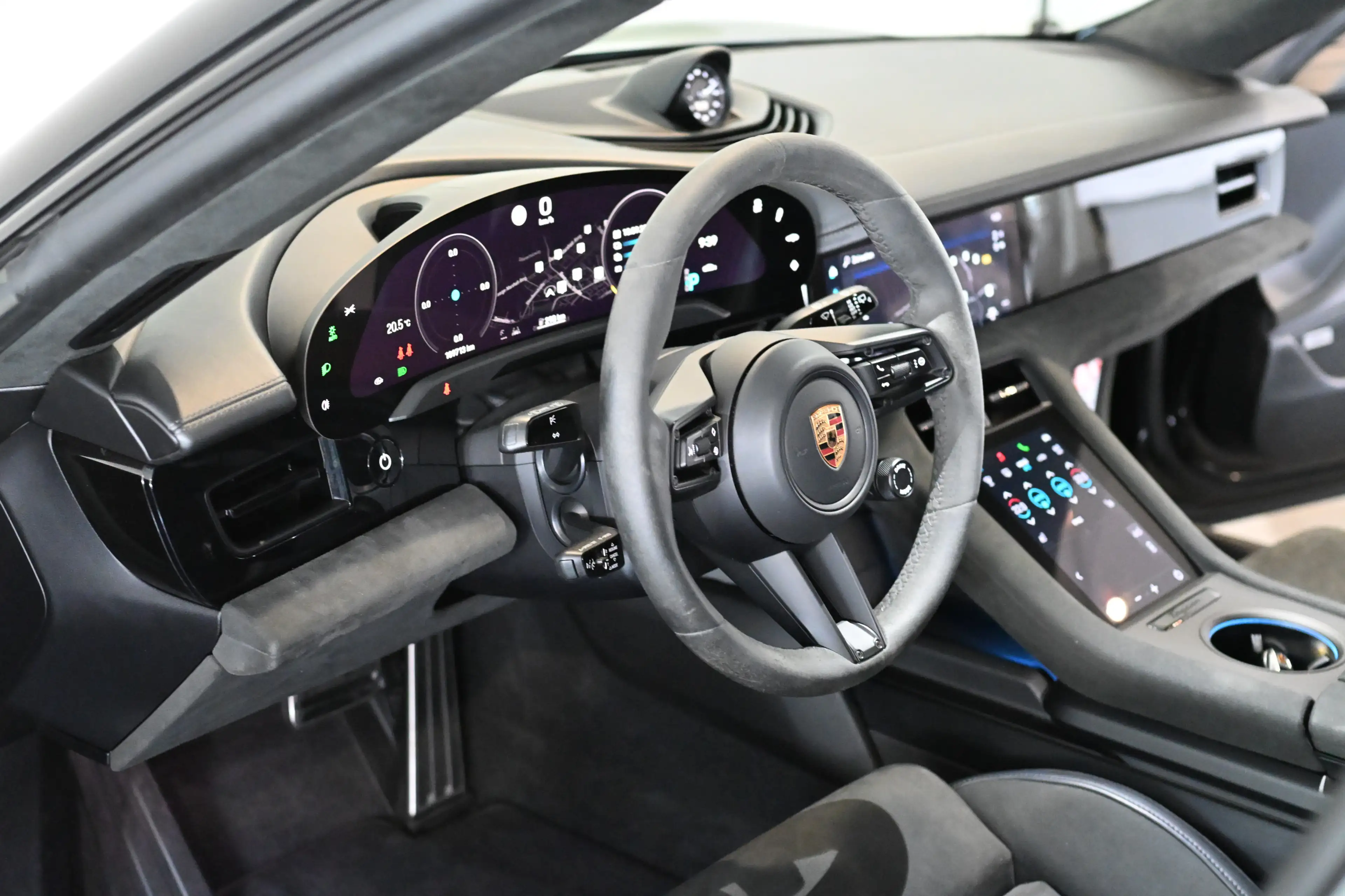 Porsche Taycan Turismo GTS Pano ACC Kamera SHZ 21-Zoll — photo 8