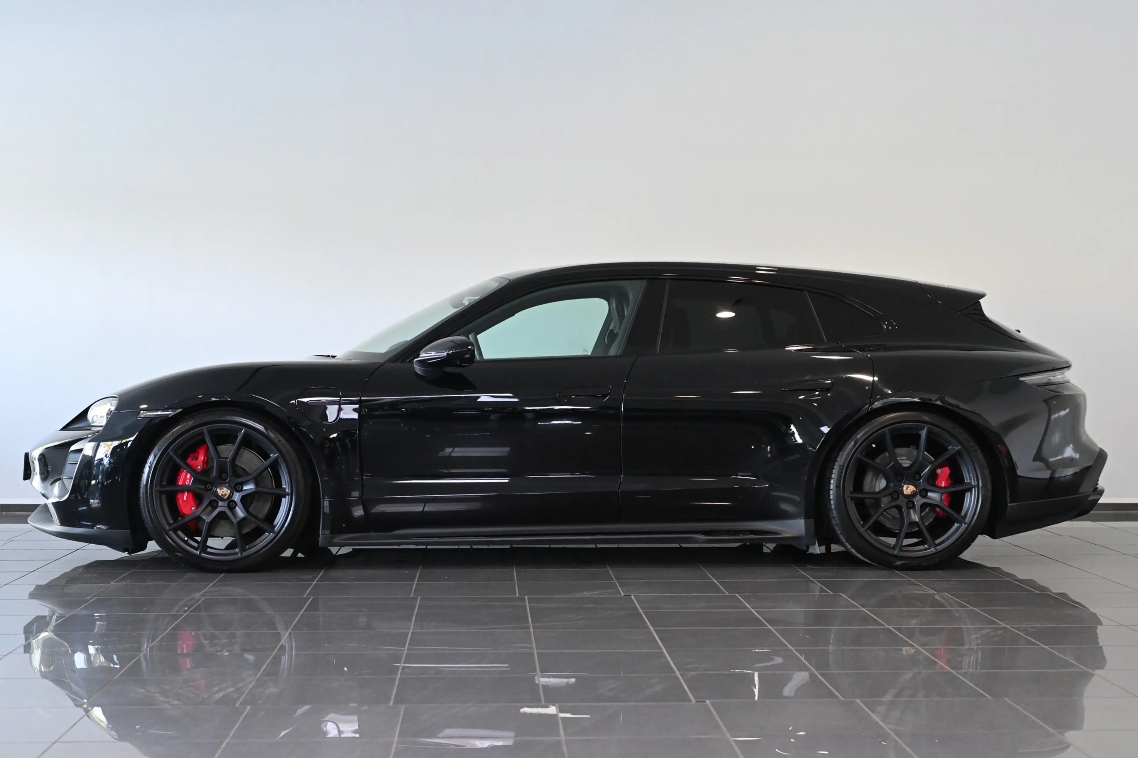Porsche Taycan Turismo GTS Pano ACC Kamera SHZ 21-Zoll