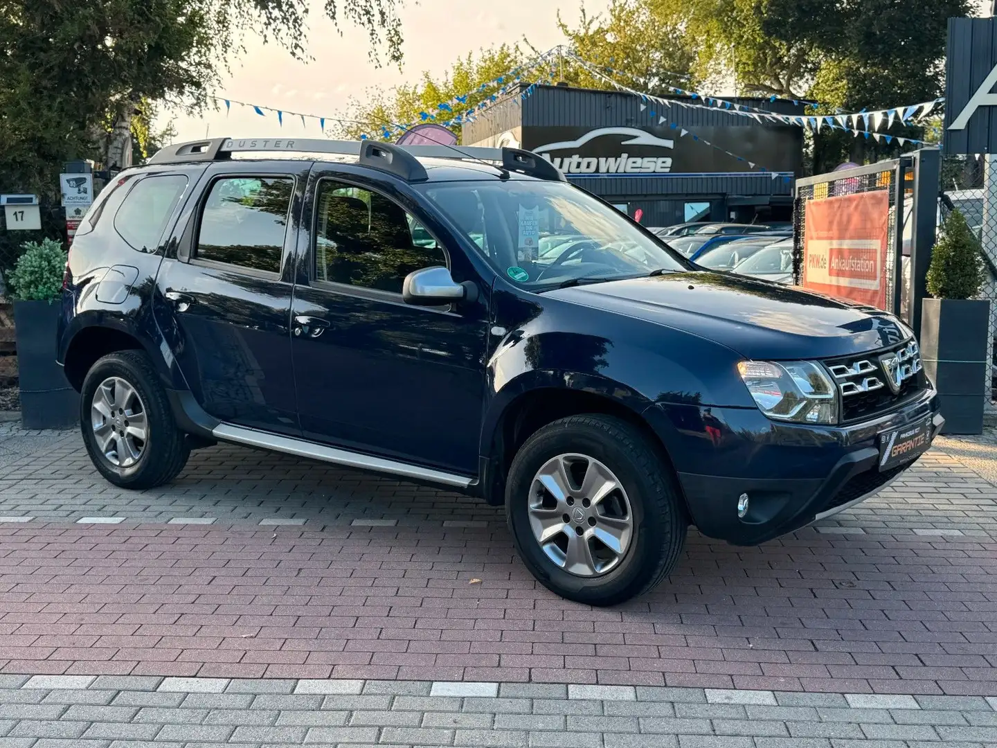 Dacia Duster 1.5dCi I Celebration 4x2*AHK*Klima*Temp* Blau - 1
