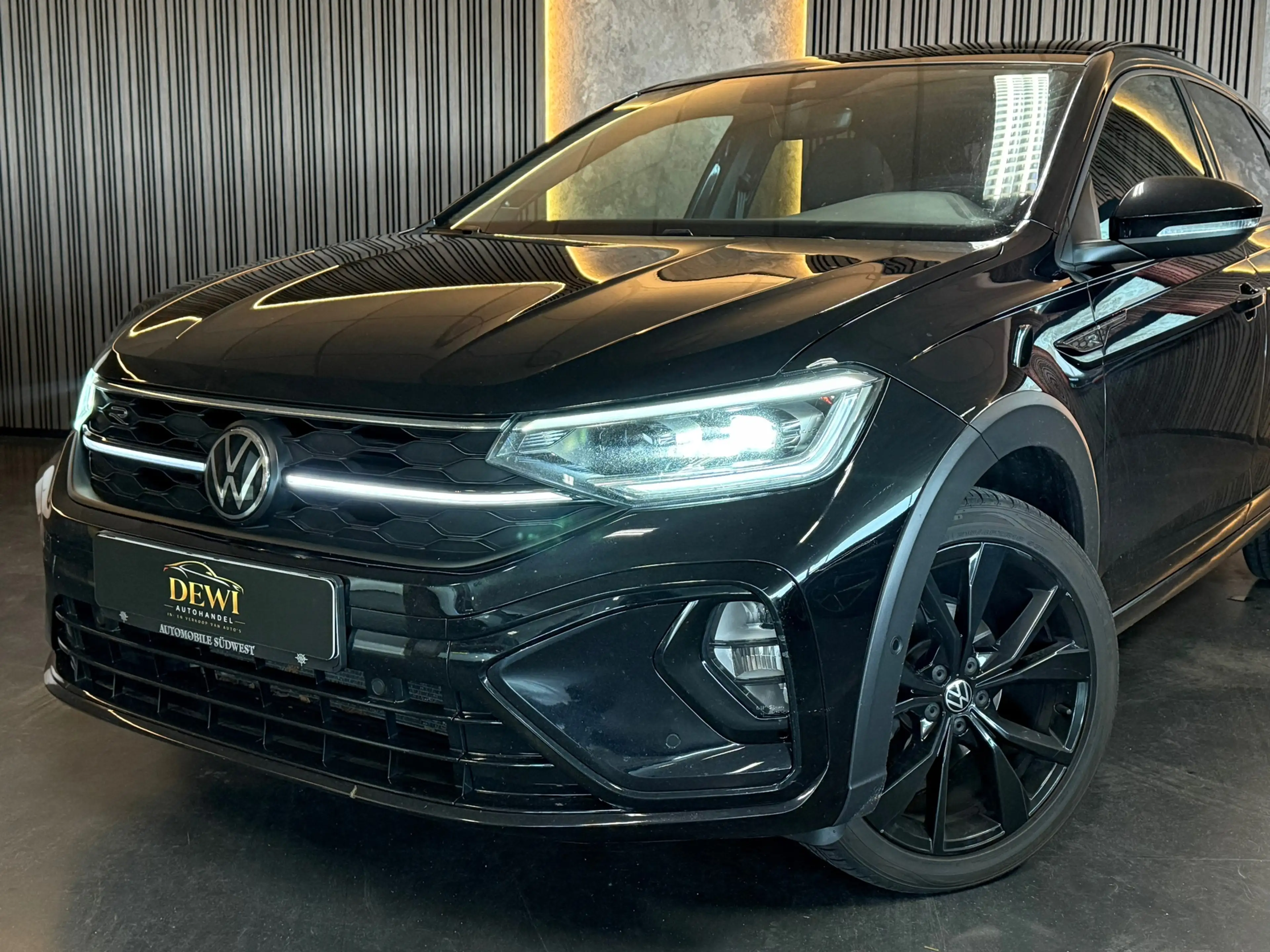 Volkswagen Taigo 1.5 TSI R-Line DSG Pano Led IQ — photo 2