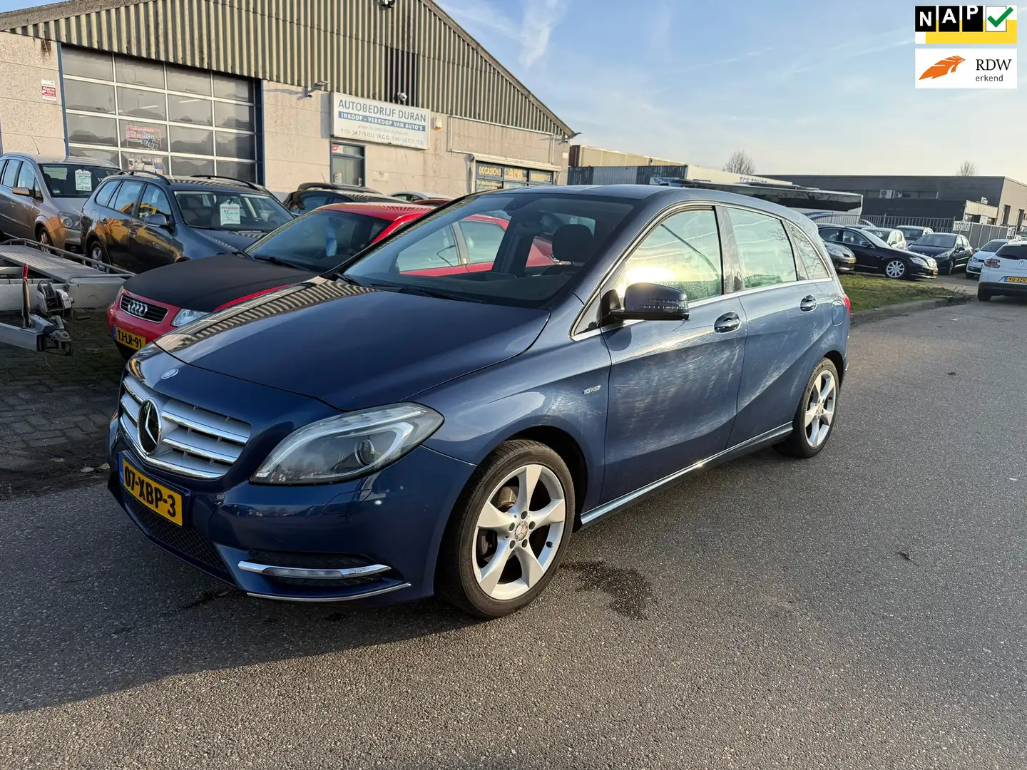 Mercedes-Benz B 180 Ambition NAV.+ Clima Bj:2012 NAP! Blauw - 1