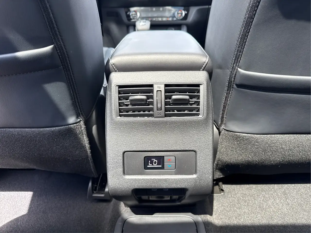 Mitsubishi Outlander снимка Mitsubishi Outlander