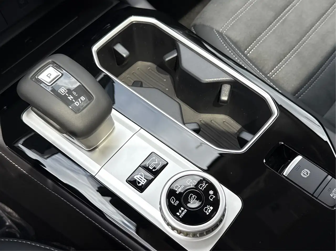 Mitsubishi Outlander снимка Mitsubishi Outlander