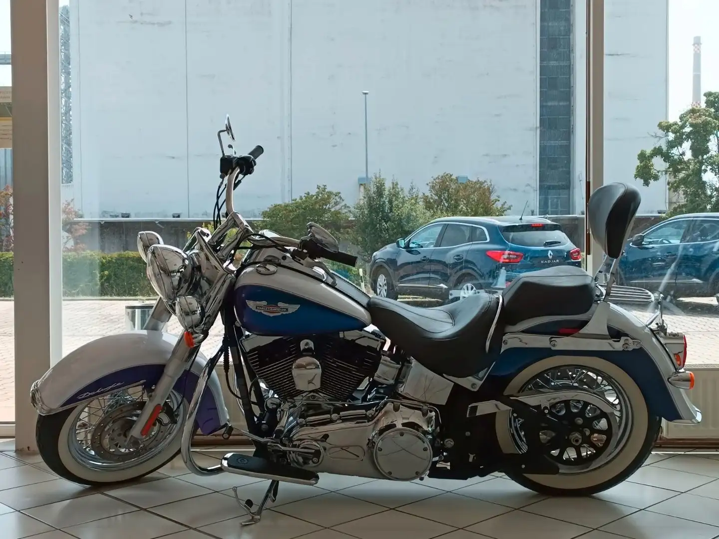 Harley-Davidson Softail DELUXE Blau - 2