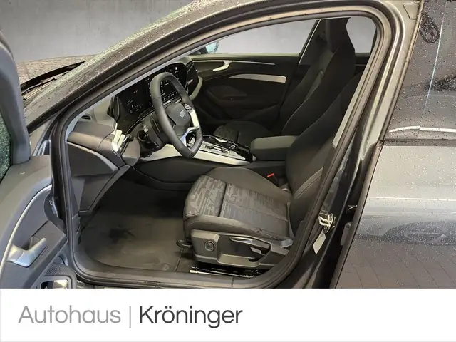 Audi A6 Avant view 7