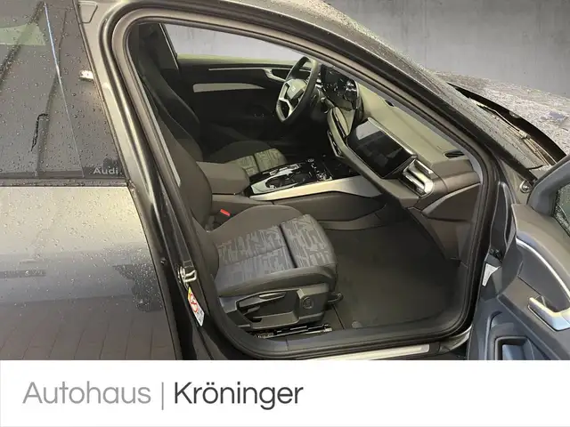 Audi A6 Avant view 9