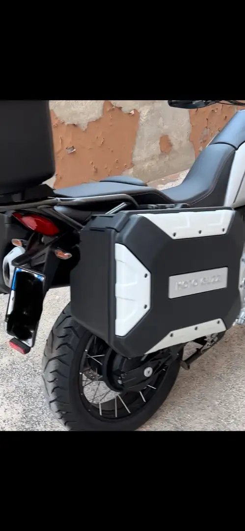 Moto Guzzi V 85 TT Travel - 2