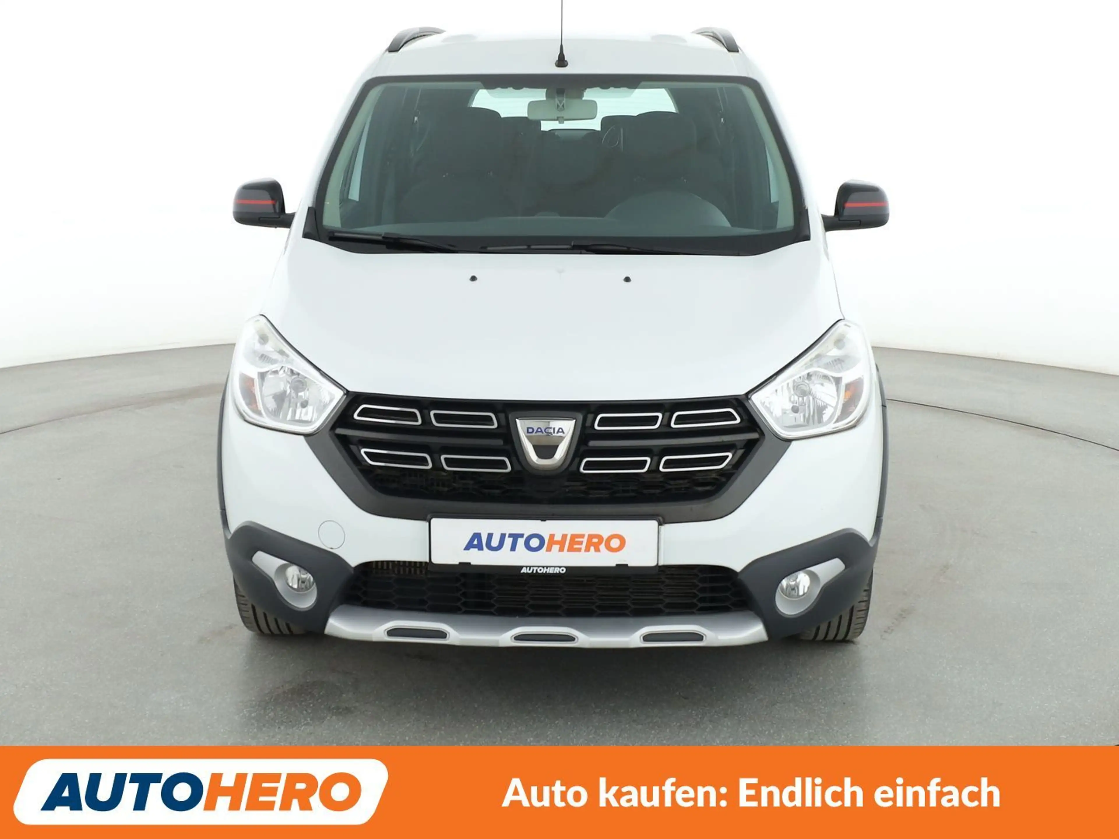 Dacia Lodgy 1.3 TCe Stepway *NAVI*TEMPO*PDC*SHZ* — photo 9