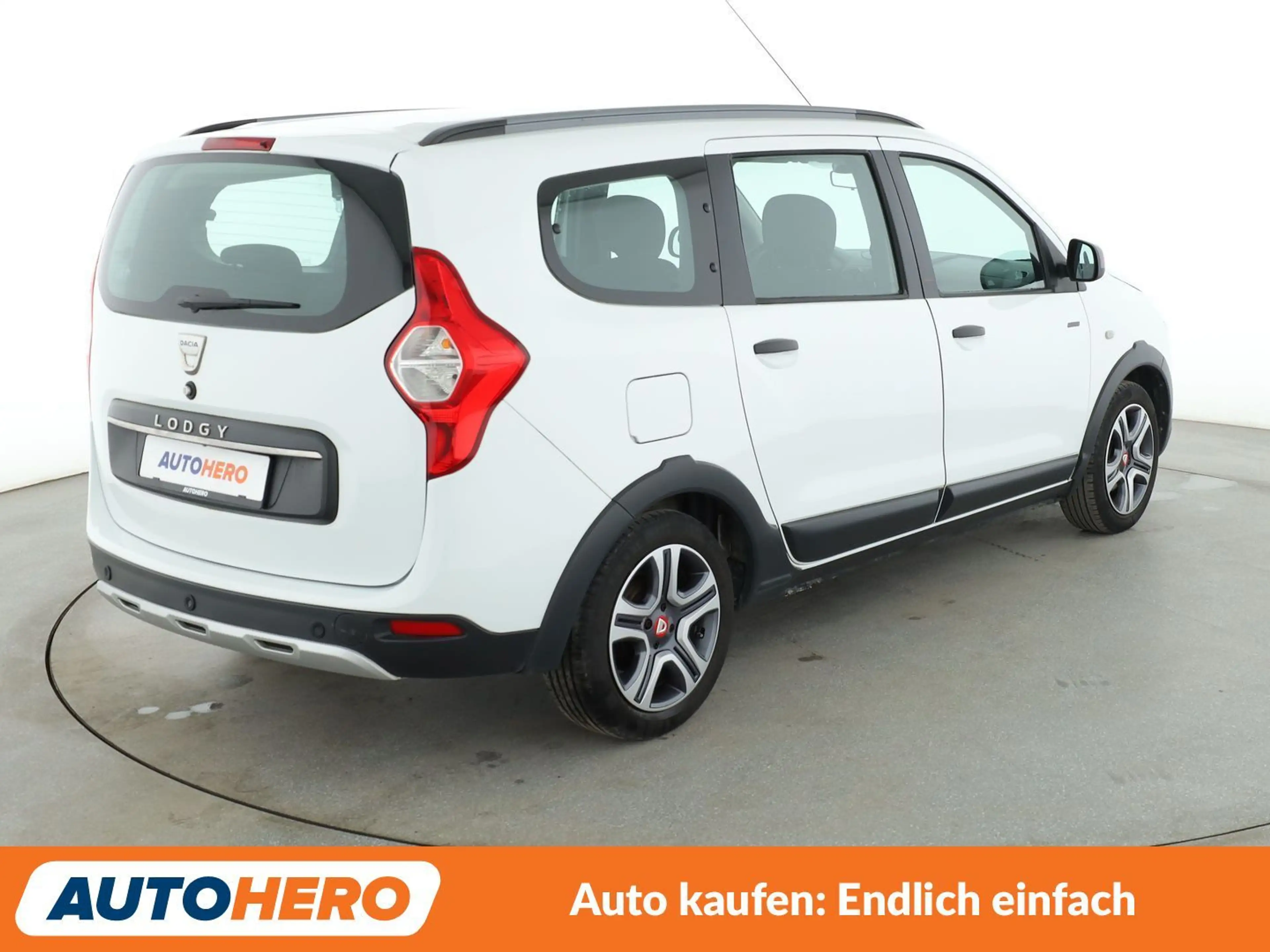 Dacia Lodgy 1.3 TCe Stepway *NAVI*TEMPO*PDC*SHZ* — photo 6