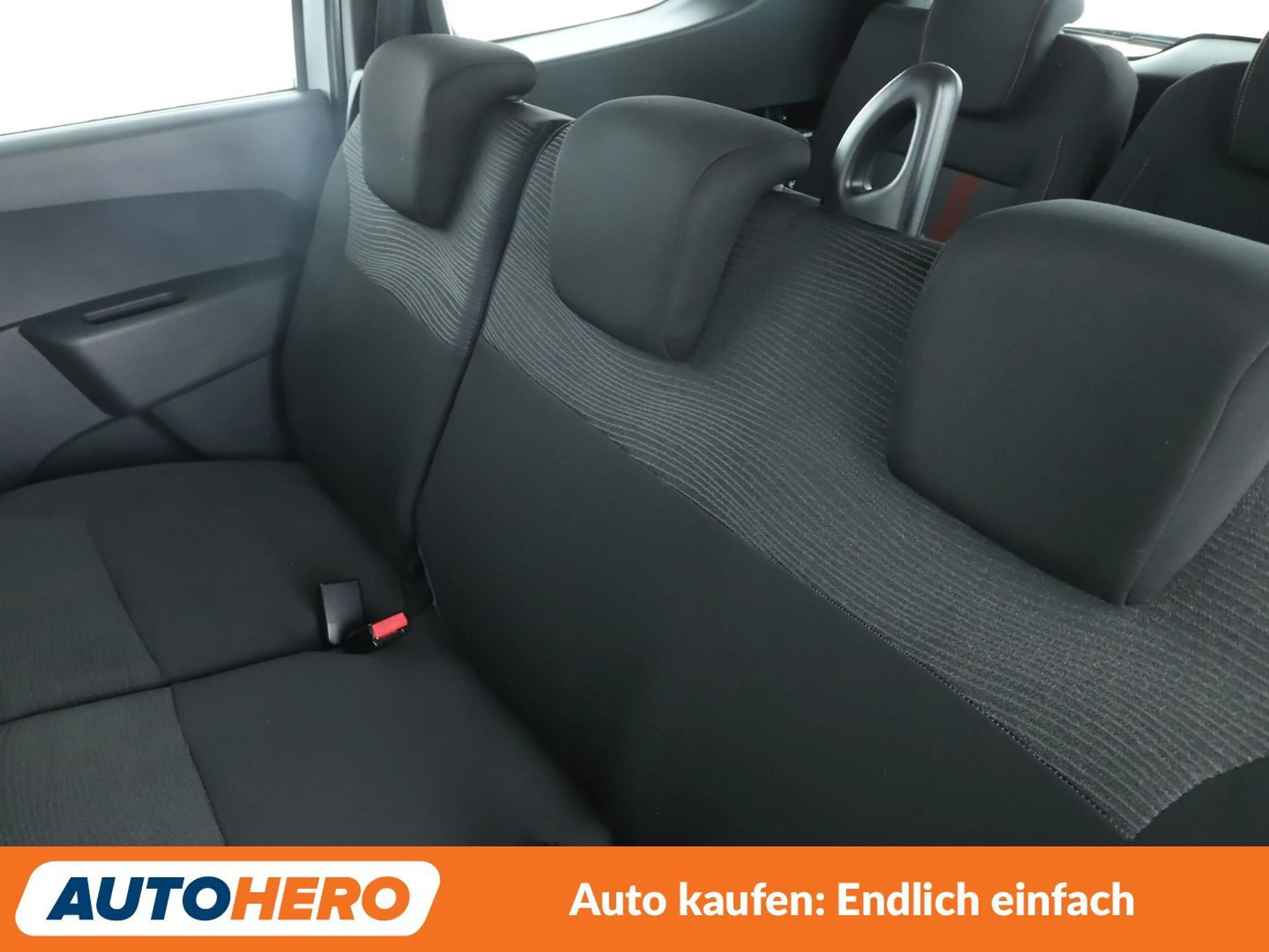 Dacia Lodgy 1.3 TCe Stepway *NAVI*TEMPO*PDC*SHZ* — photo 14