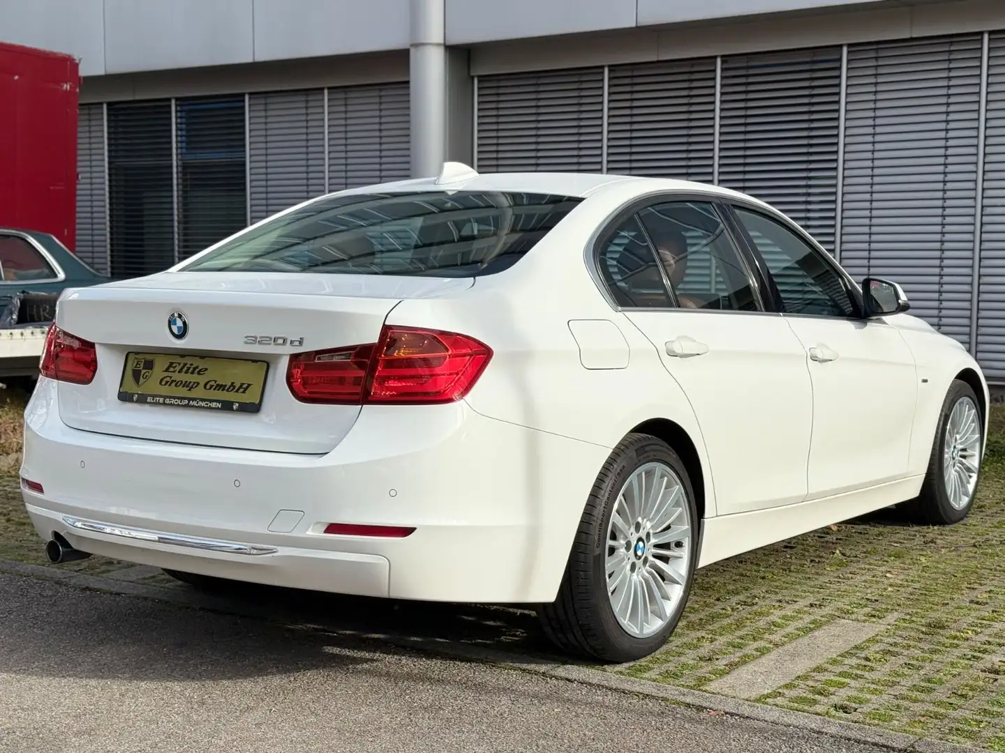 BMW 320 d Lim.*Luxury Line*Automatik*Leder*Bi-Xenon Blanc - 2
