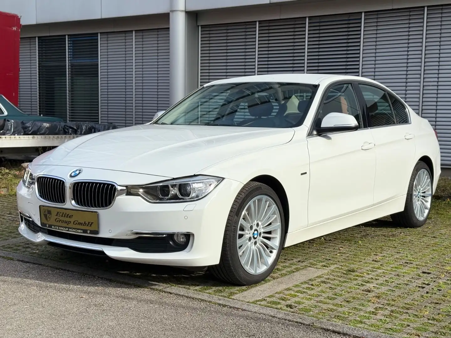 BMW 320 d Lim.*Luxury Line*Automatik*Leder*Bi-Xenon Blanc - 1
