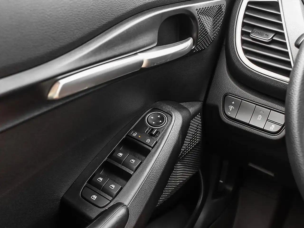 Kia Seltos снимка Kia Seltos