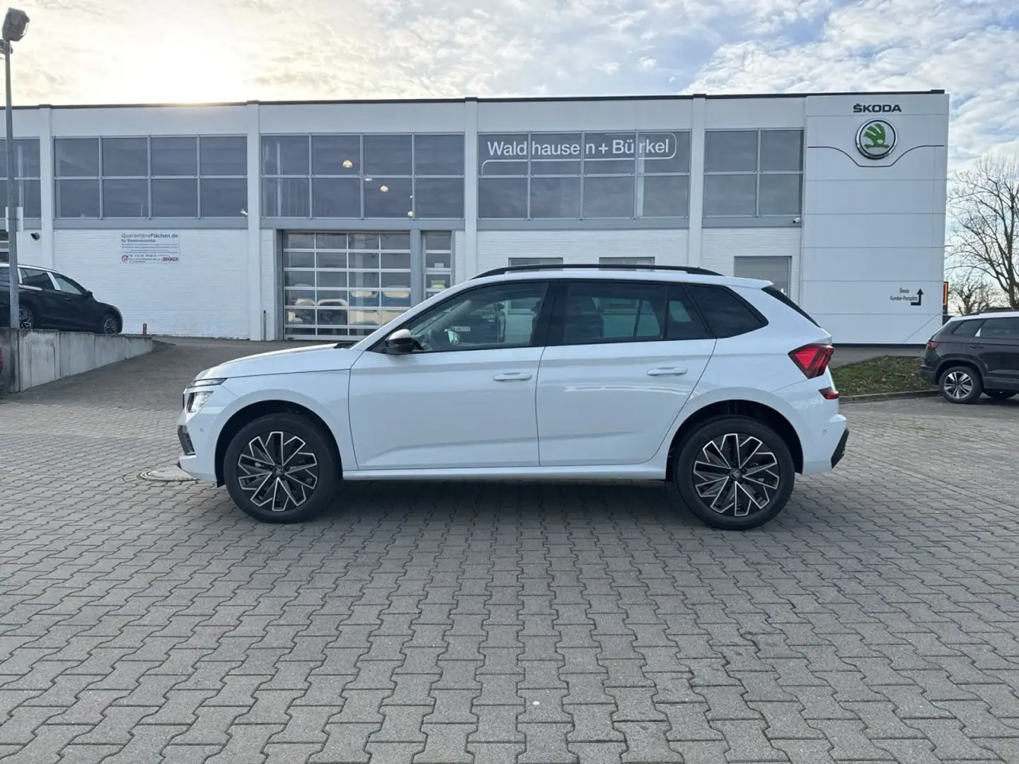 Skoda Kamiq 1.5 TSI Balance *AHK *5 J Garantie Navi Weiß - 2