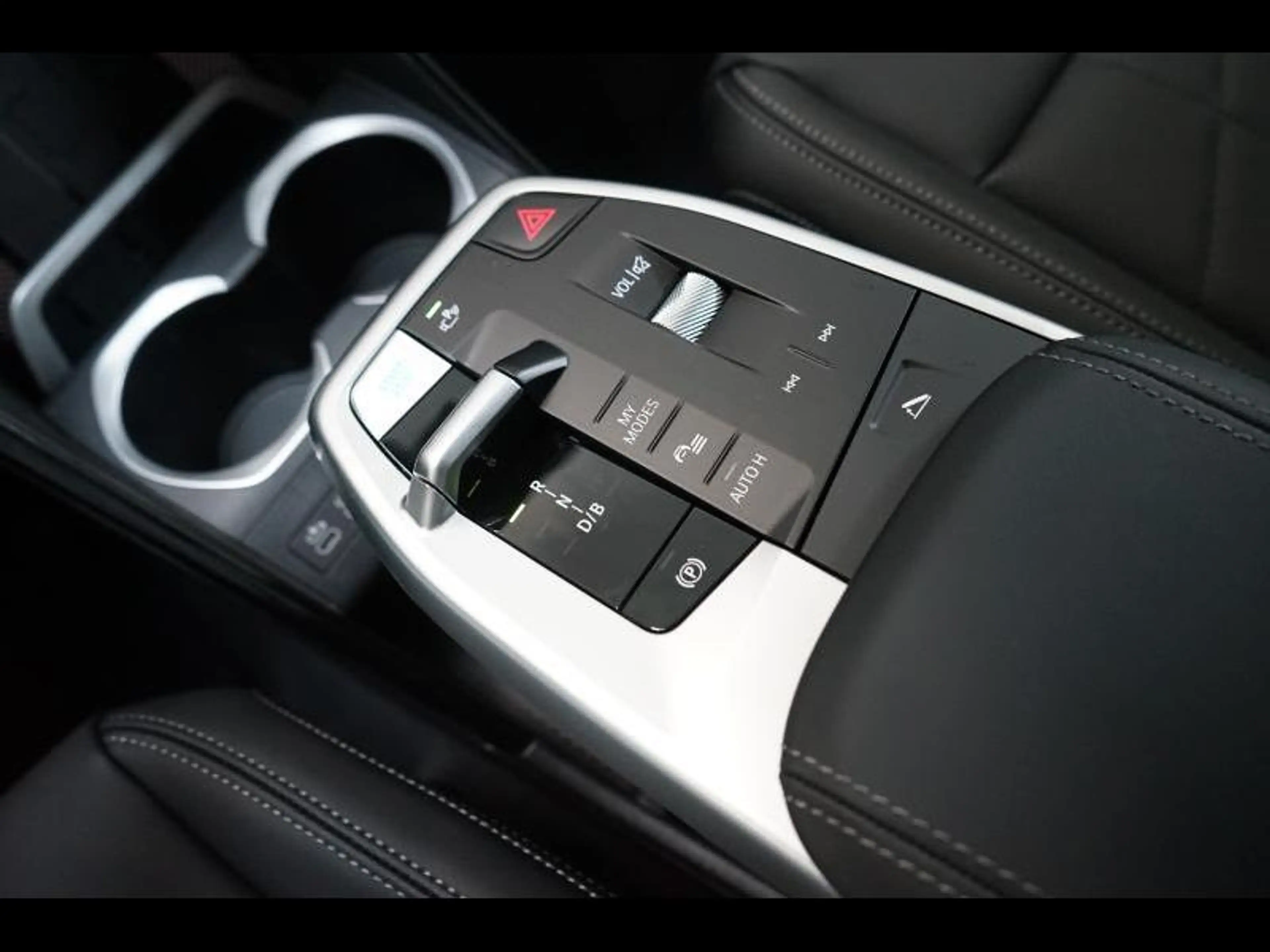 BMW iX1 X-LINE - AMPER 700 KM - NAVI — photo 9