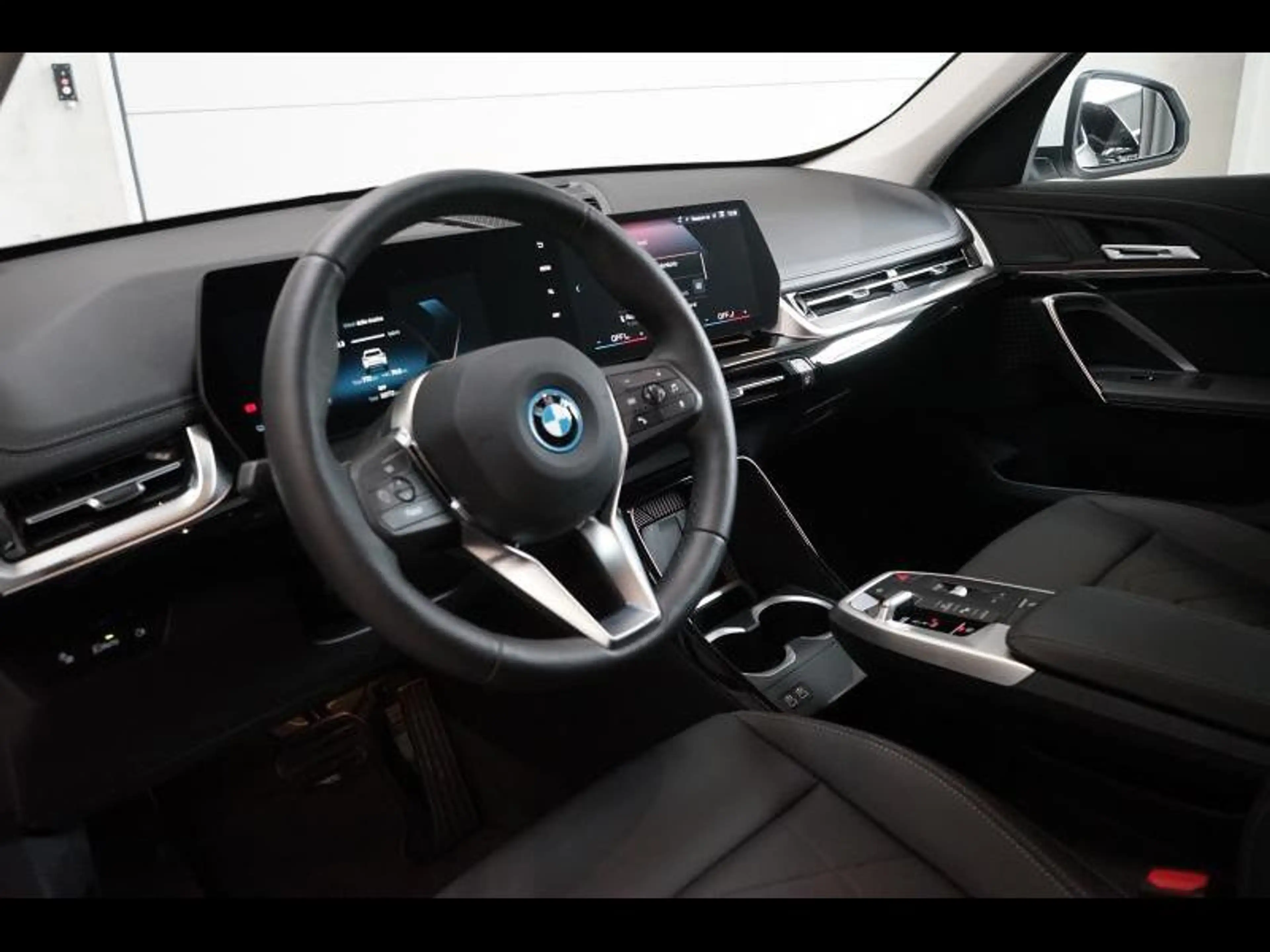 BMW iX1 X-LINE - AMPER 700 KM - NAVI — photo 6
