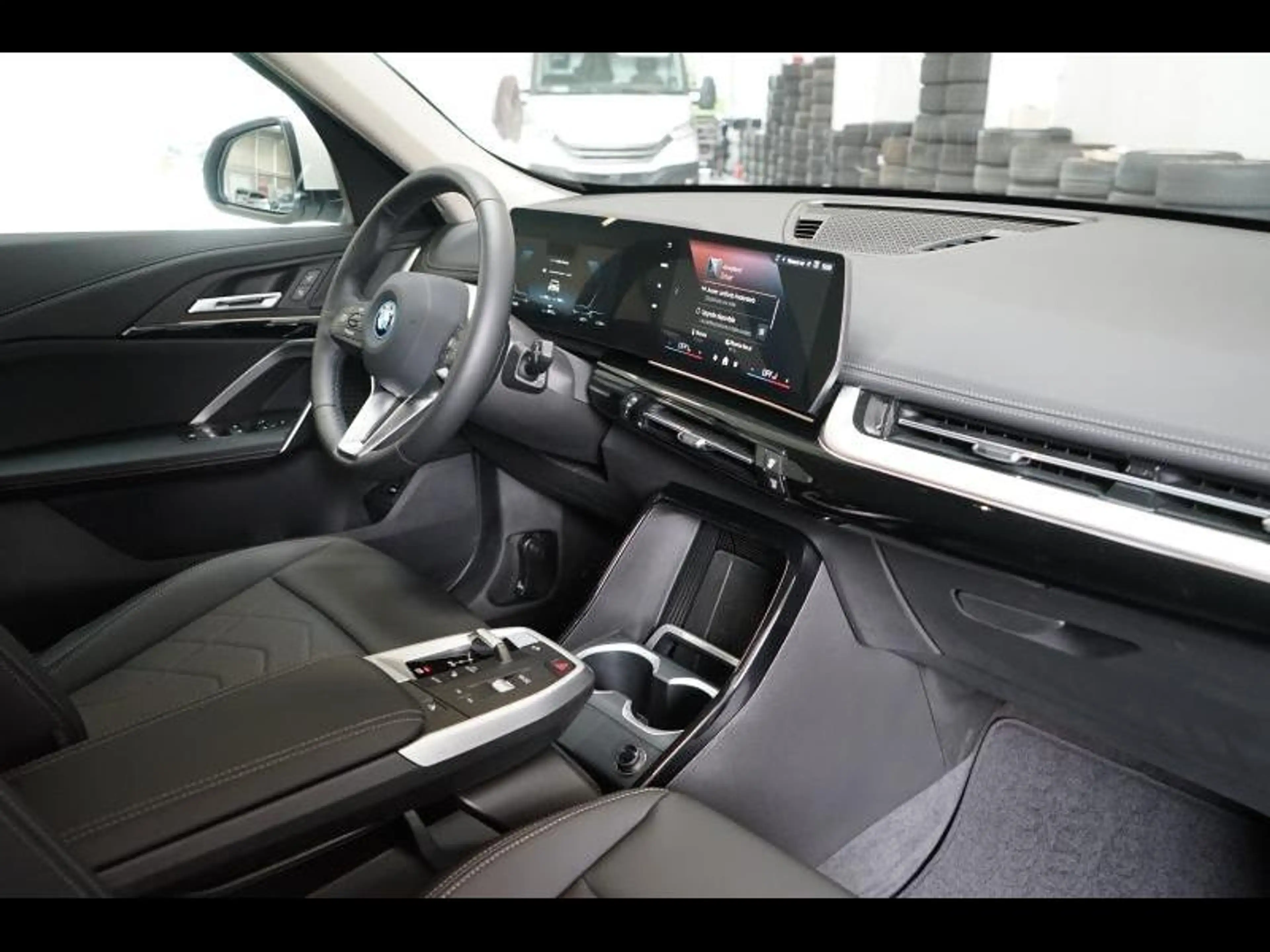 BMW iX1 X-LINE - AMPER 700 KM - NAVI — photo 15