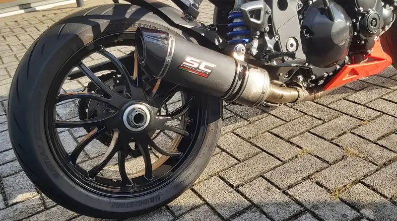 Triumph Speed Triple 1050 - foto 7