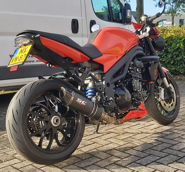 Triumph Speed Triple 1050 - foto 6