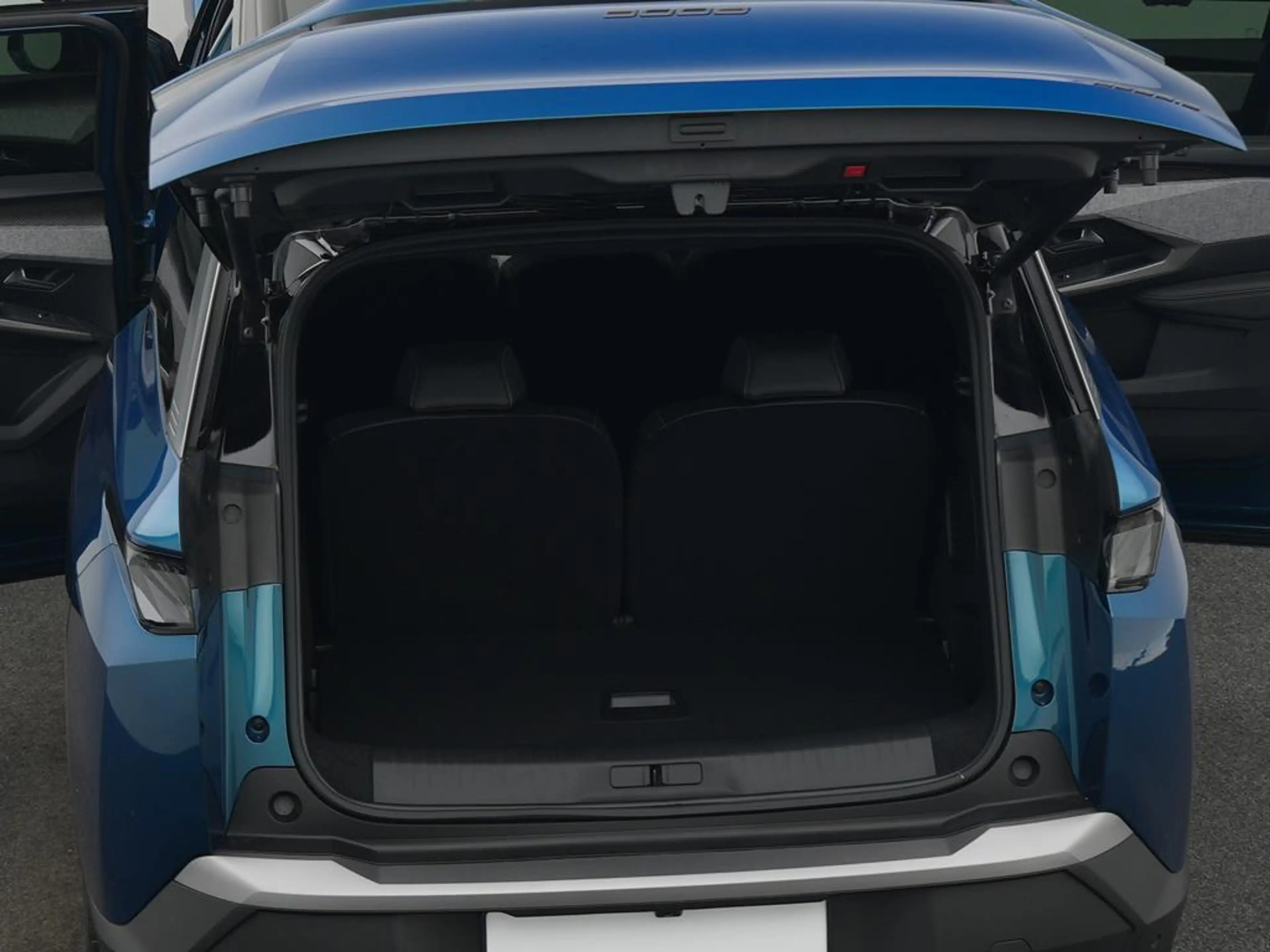 Peugeot 5008 GT HYBRID 145 e-DSC6 — photo 9