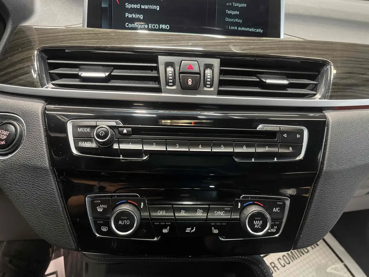 BMW X1 снимка BMW X1